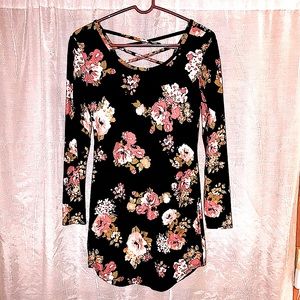 (NWOT) No Boundaries Black Floral Long Sleeve Midi Dress